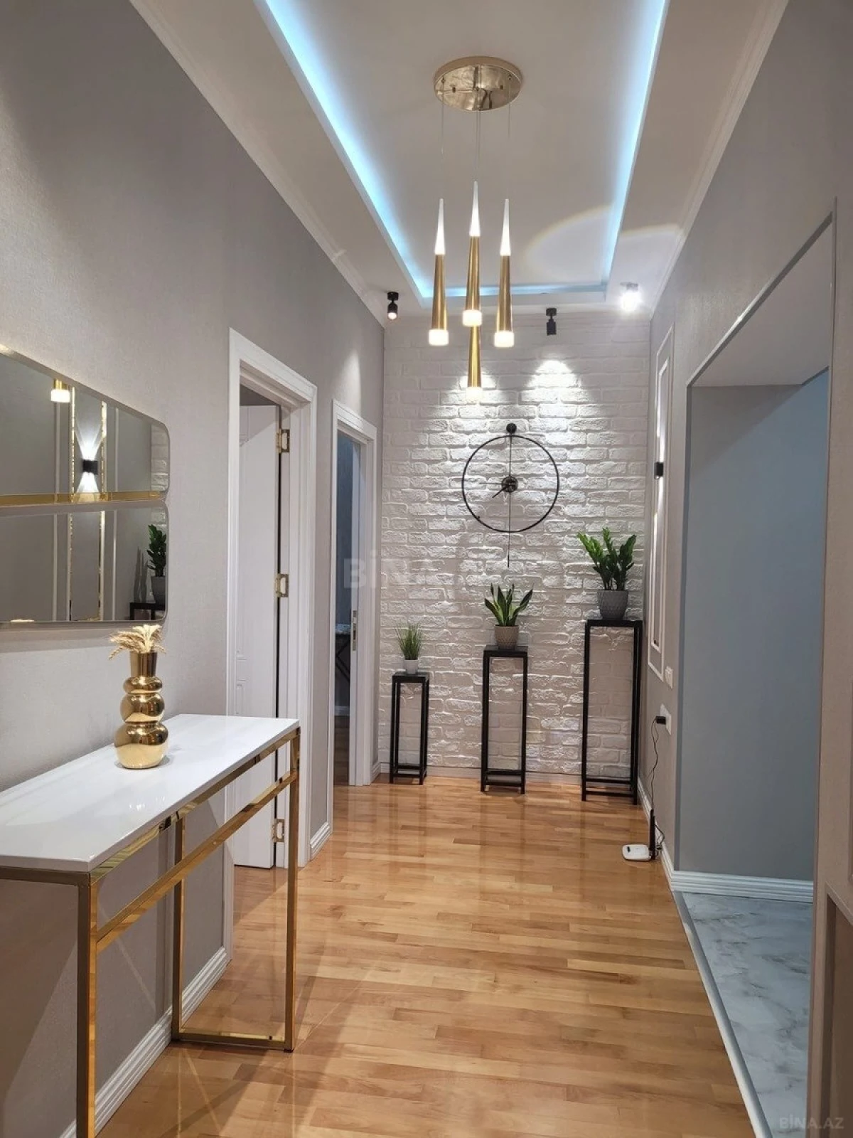 Kirayə verilir 2 otaqlı mənzil 95 m²