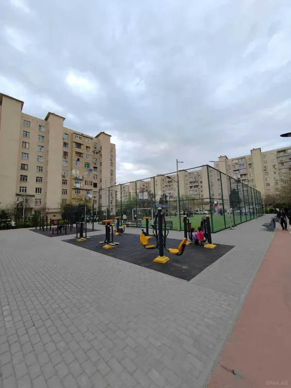 Satılır 4 otaqlı mənzil 110 m²
