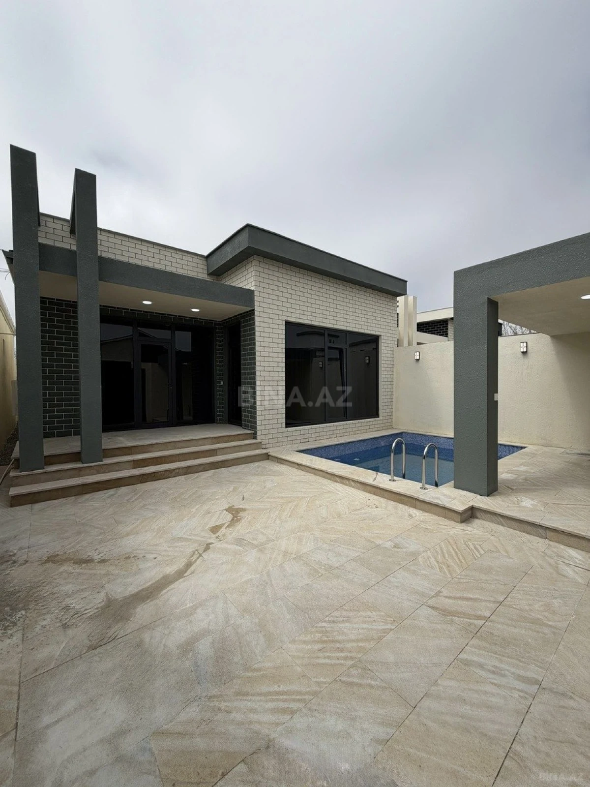 Satılır 4 otaqlı həyət evi 140 m²