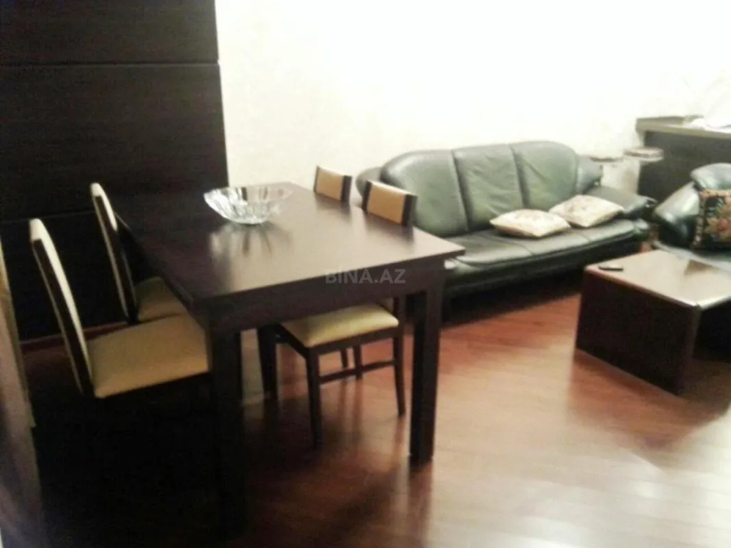 Kirayə verilir 2 otaqlı mənzil 95 m²