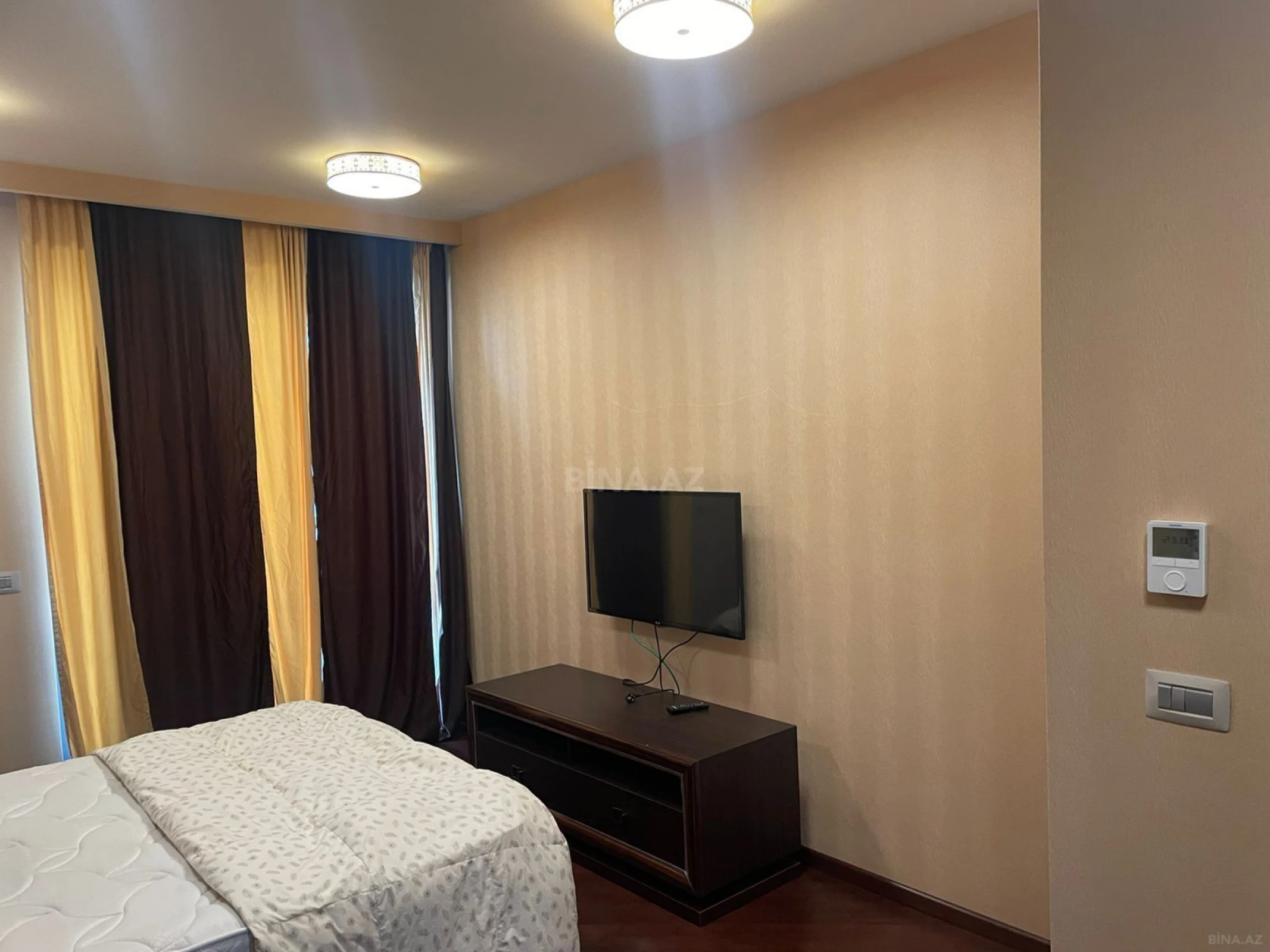 Kirayə verilir 2 otaqlı mənzil 95 m²