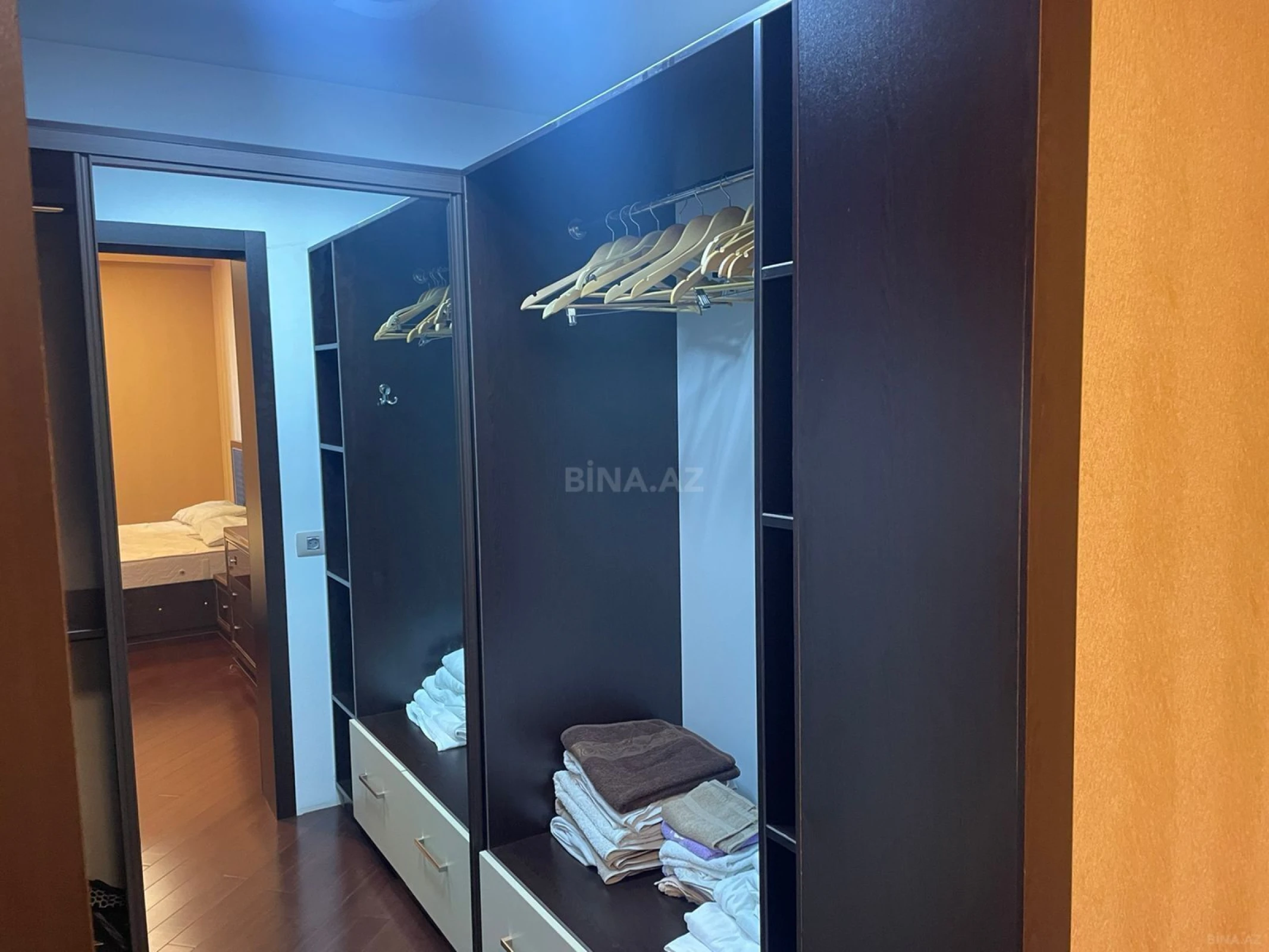 Kirayə verilir 2 otaqlı mənzil 95 m²