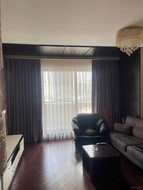 Kirayə verilir 2 otaqlı mənzil 95 m²