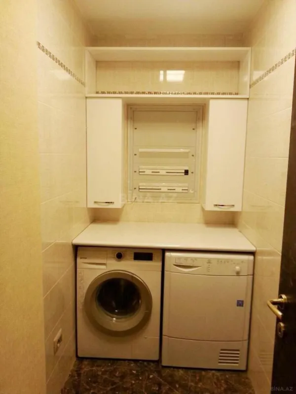 Kirayə verilir 2 otaqlı mənzil 95 m²