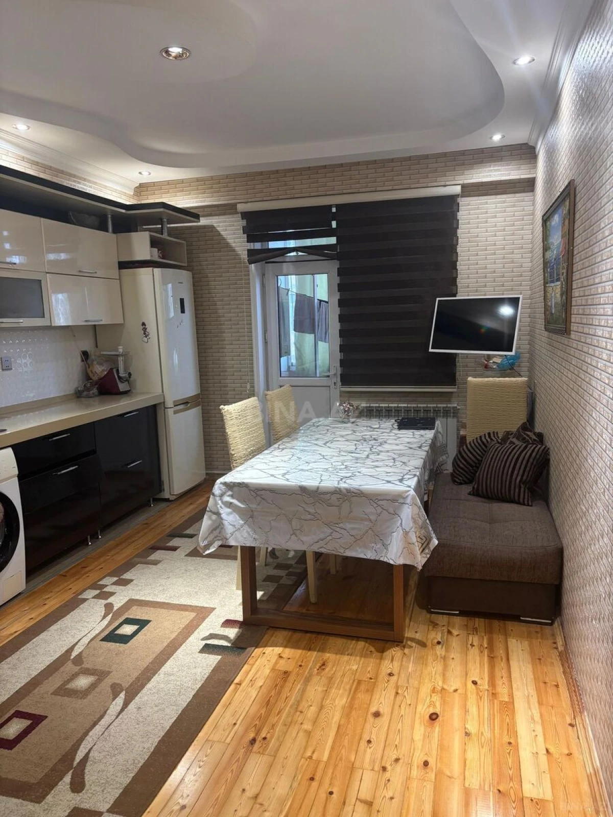 Satılır 2 otaqlı mənzil 75.5 m²