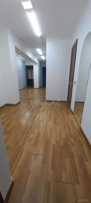 Kirayə verilir 3 otaqlı ofis 130 m²