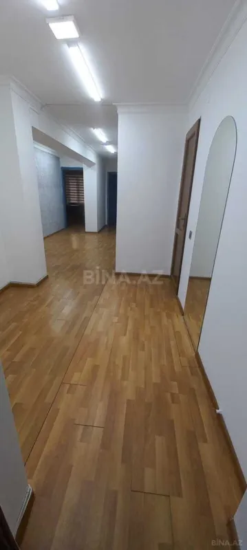 Kirayə verilir 3 otaqlı ofis 130 m²