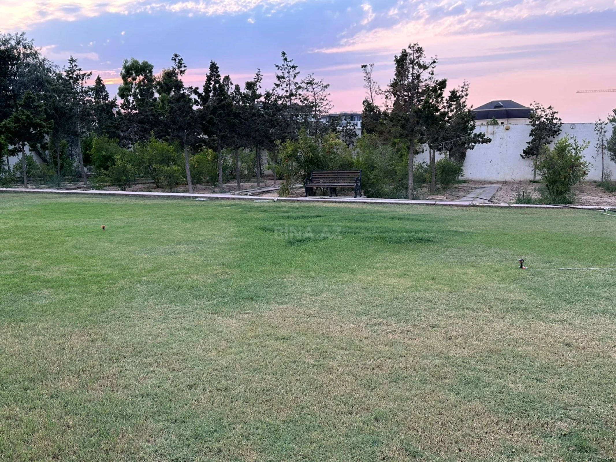 Kirayə verilir 9 otaqlı həyət evi 850 m²