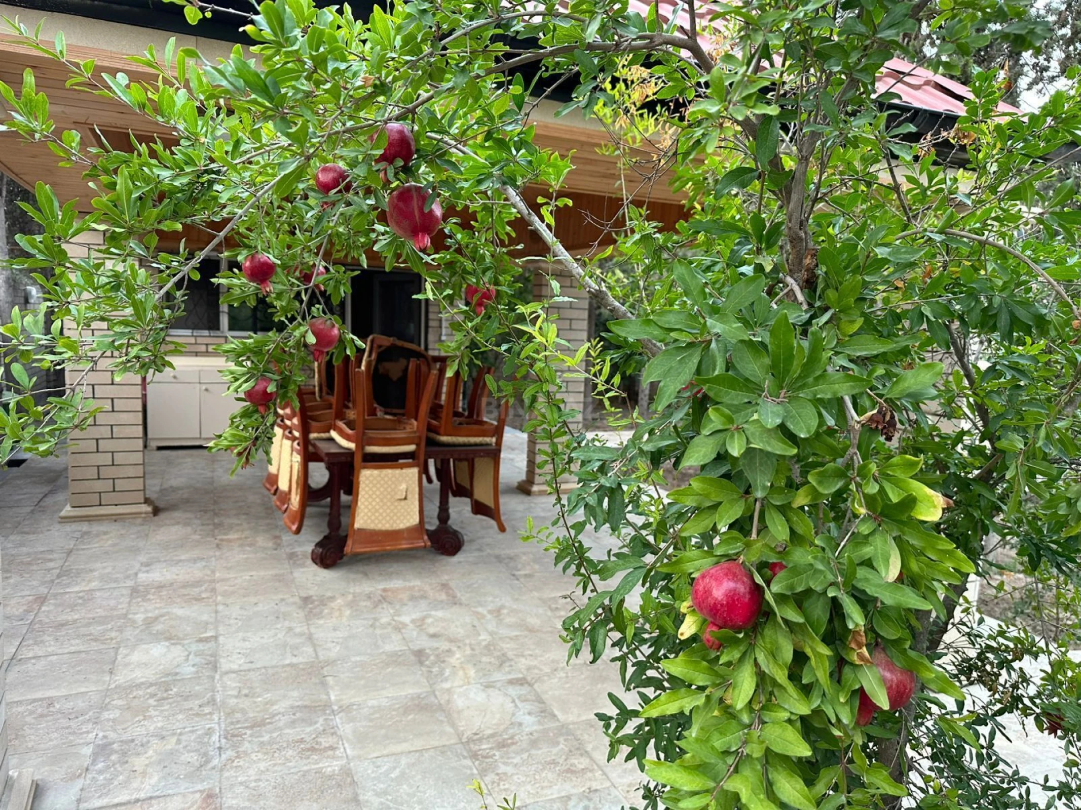 Kirayə verilir 9 otaqlı həyət evi 850 m²