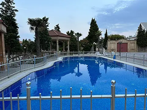 Kirayə verilir 9 otaqlı həyət evi 850 m²