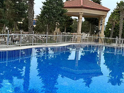 Kirayə verilir 9 otaqlı həyət evi 850 m²