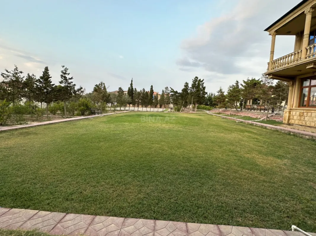 Kirayə verilir 9 otaqlı həyət evi 850 m²