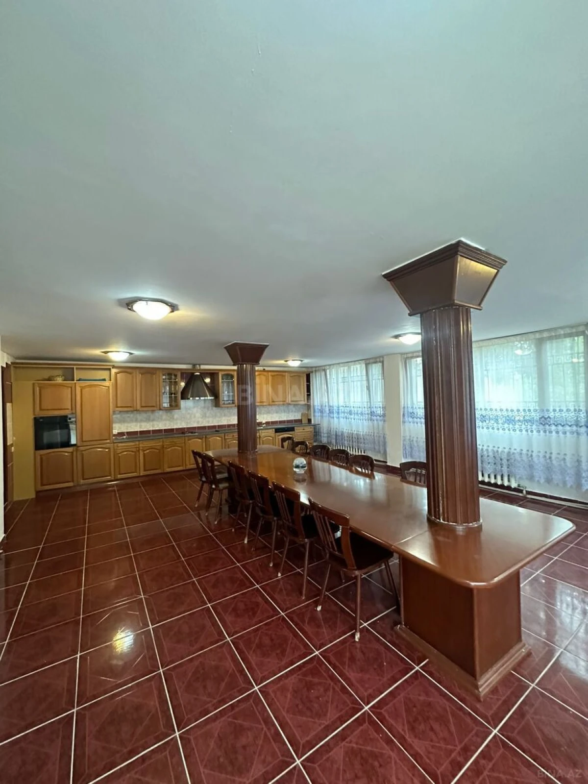 Kirayə verilir 9 otaqlı həyət evi 850 m²