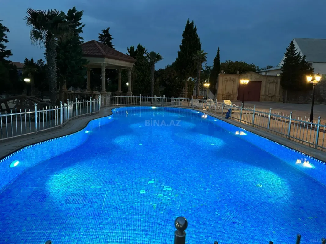 Kirayə verilir 9 otaqlı həyət evi 850 m²