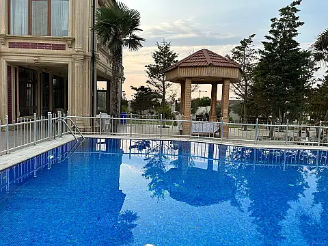 Kirayə verilir 9 otaqlı həyət evi 850 m²