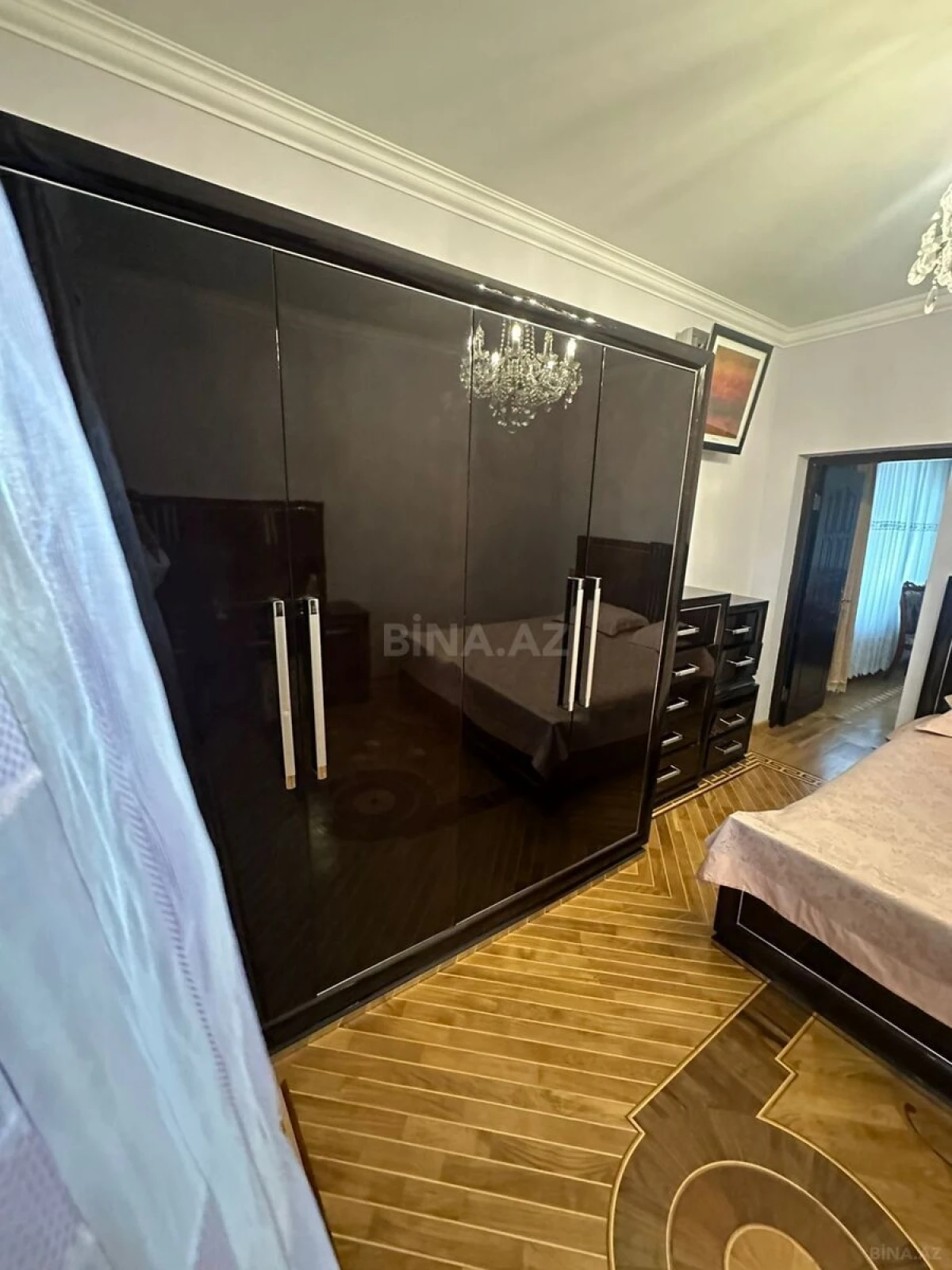 Kirayə verilir 9 otaqlı həyət evi 850 m²