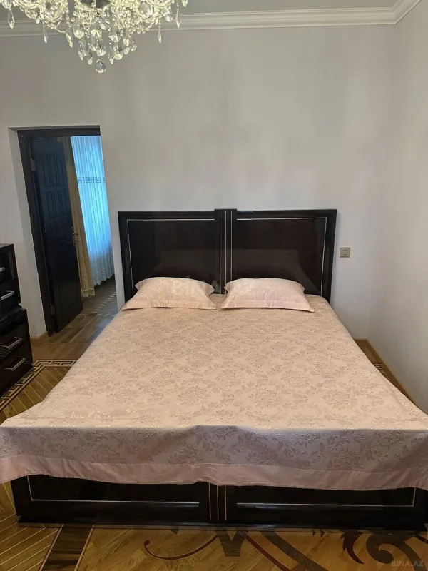 Kirayə verilir 9 otaqlı həyət evi 850 m²