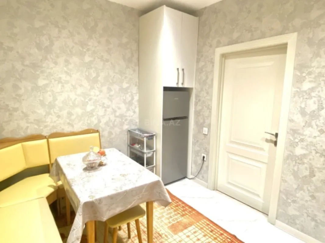 Kirayə verilir 2 otaqlı mənzil 60 m²