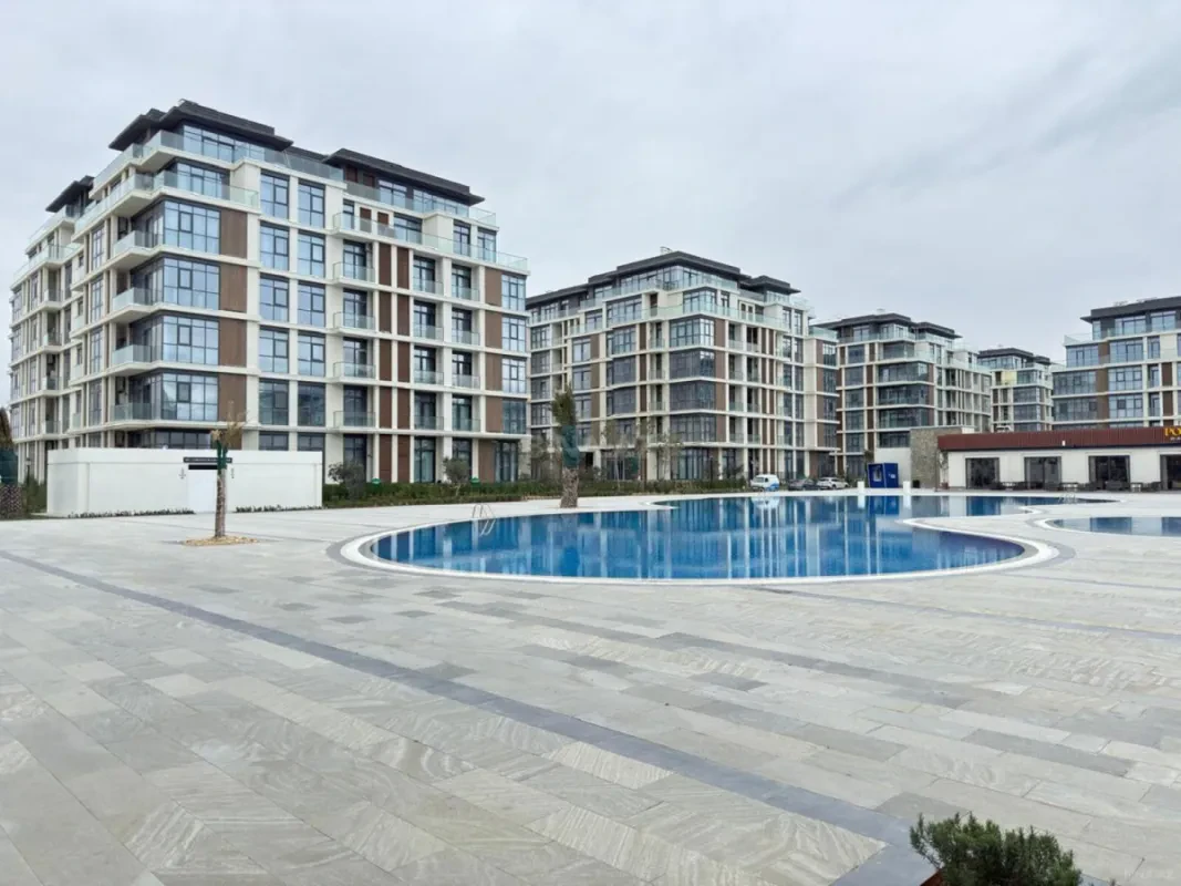 Satılır 3 otaqlı mənzil 134 m²
