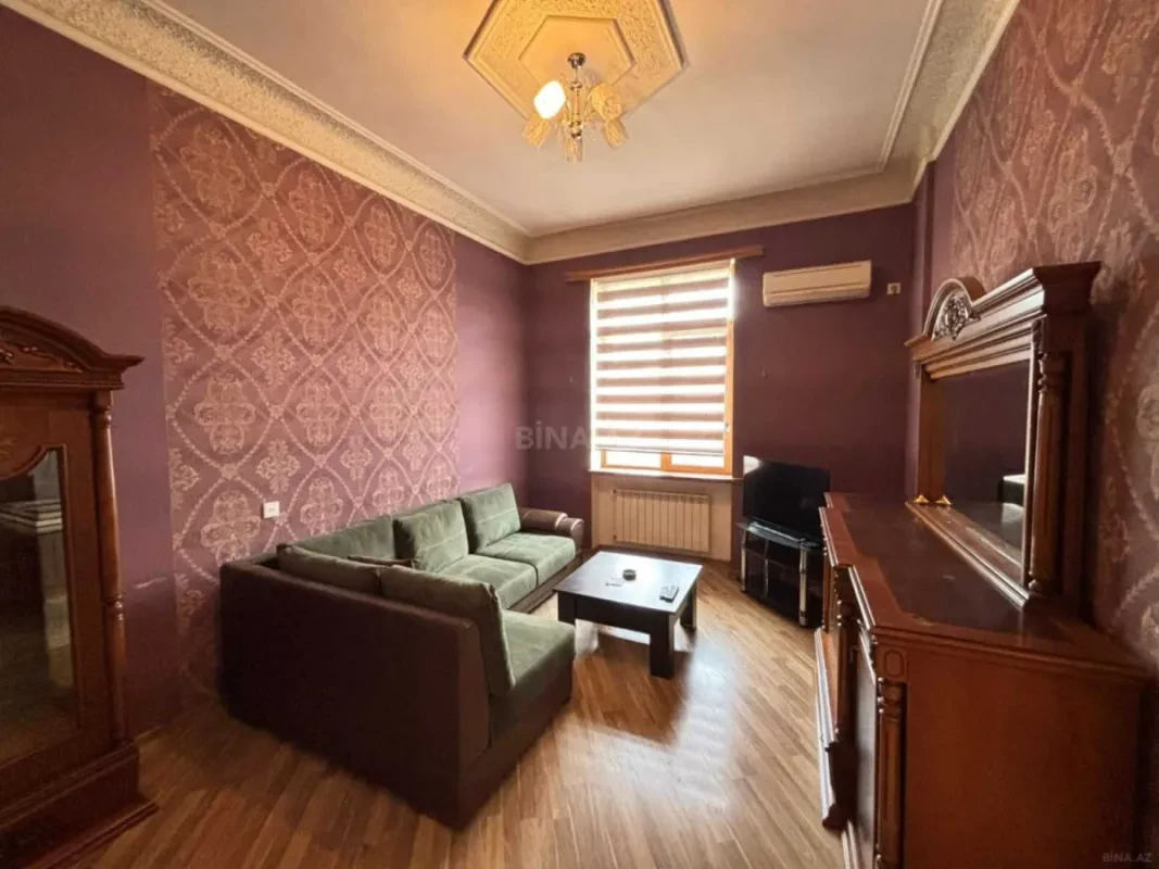 Kirayə verilir 2 otaqlı mənzil 75 m²