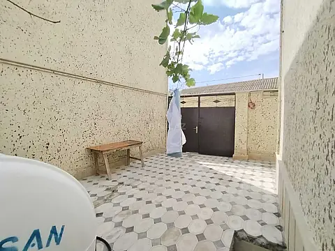 Satılır 4 otaqlı həyət evi 100 m²