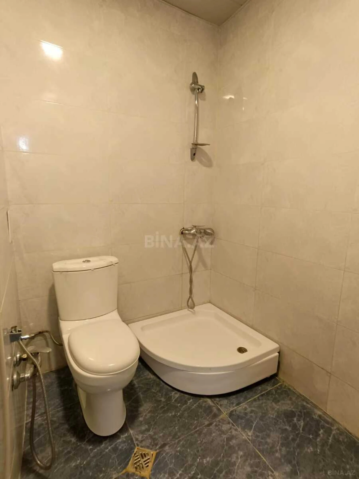 Satılır 4 otaqlı mənzil 115 m²