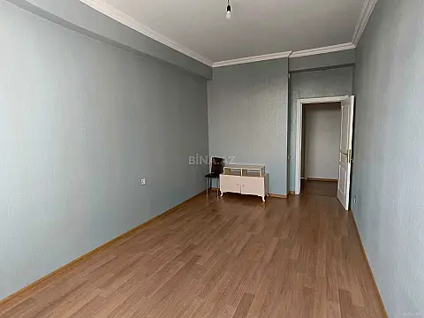 Satılır 4 otaqlı mənzil 115 m²