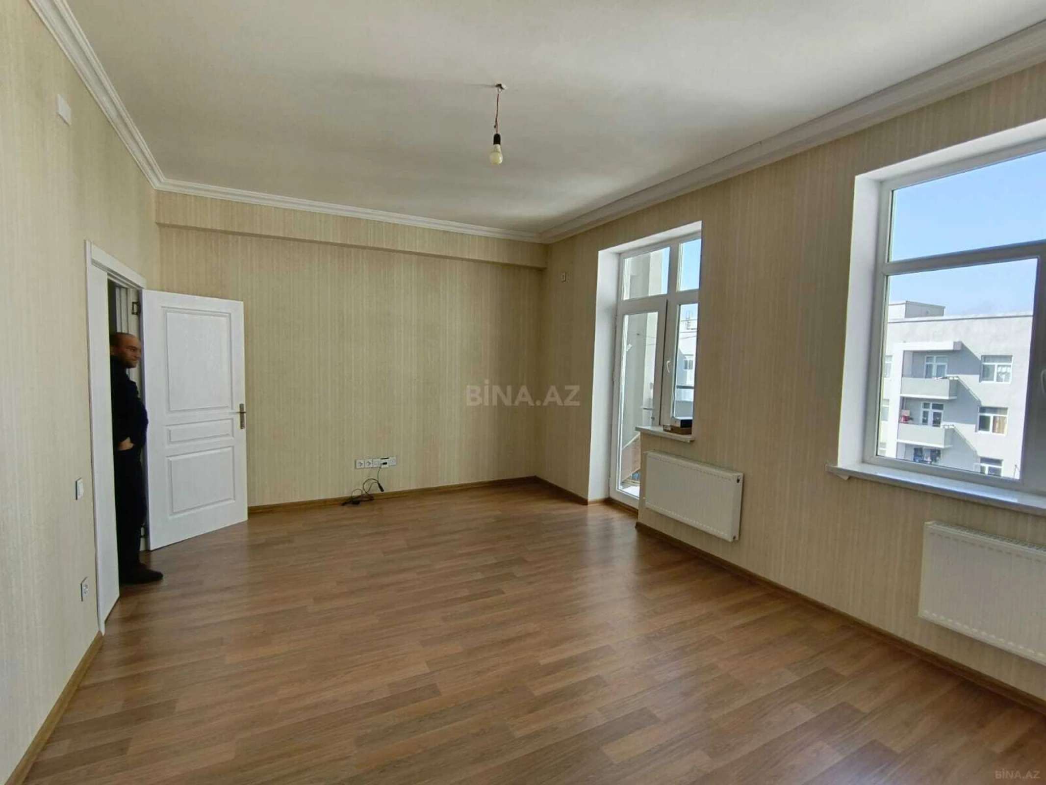 Satılır 4 otaqlı mənzil 115 m²