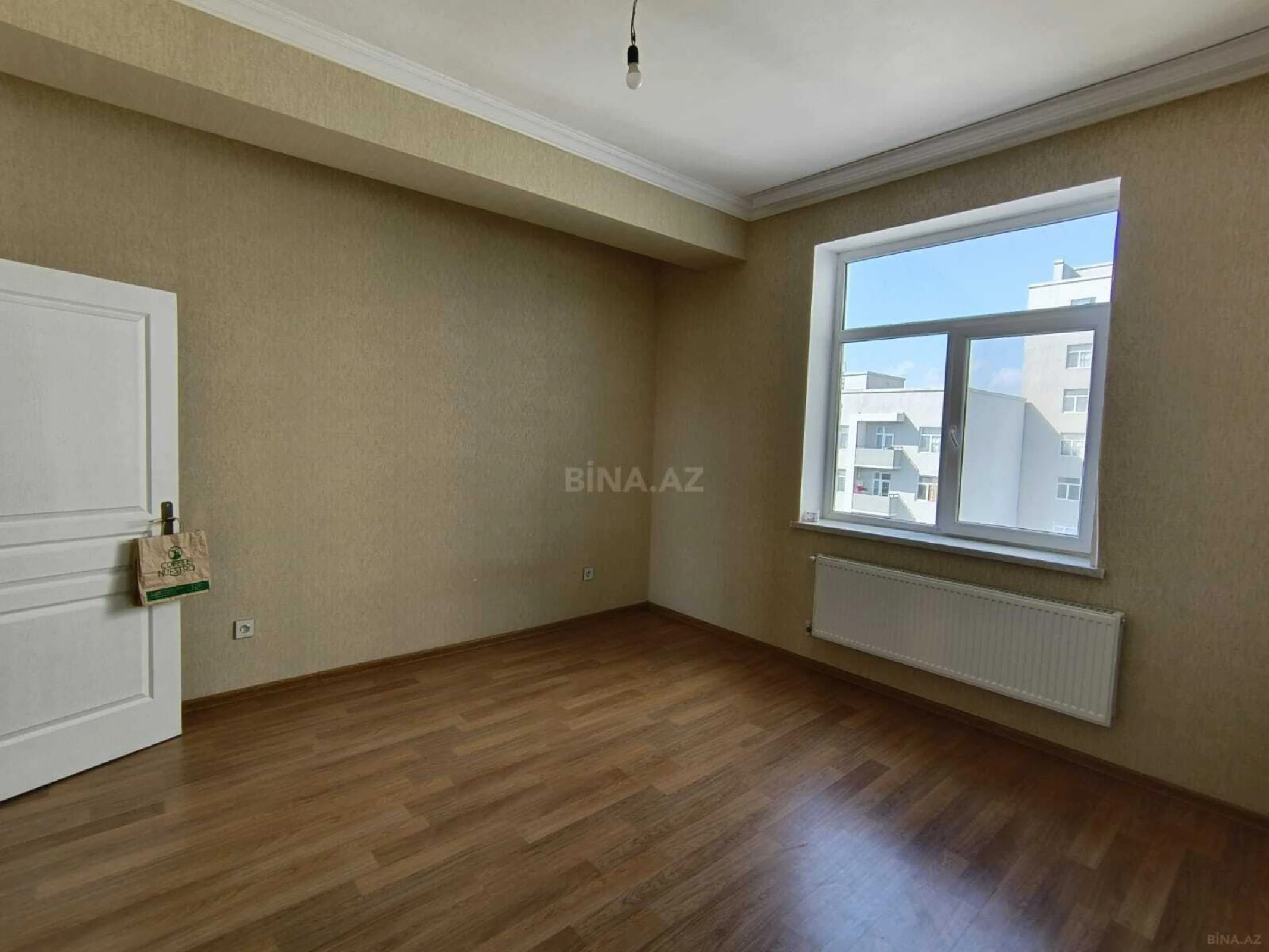 Satılır 4 otaqlı mənzil 115 m²