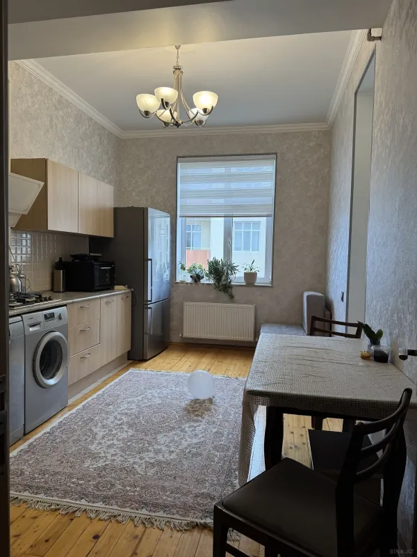Kirayə verilir 2 otaqlı mənzil 87 m²