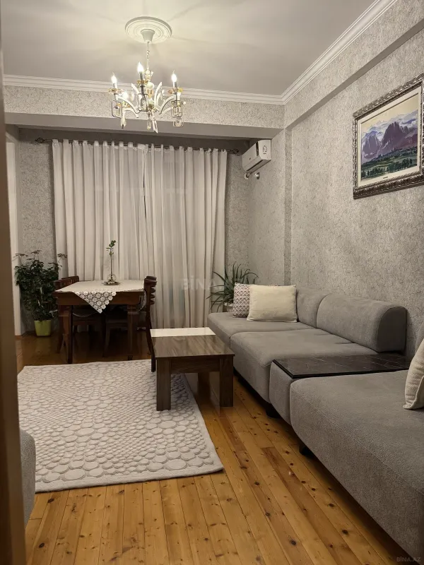 Kirayə verilir 2 otaqlı mənzil 87 m²