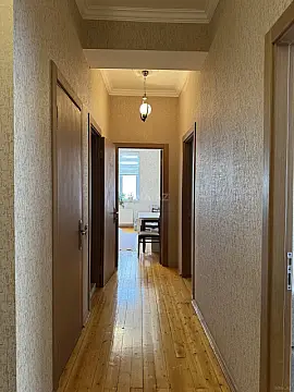 Kirayə verilir 2 otaqlı mənzil 87 m²