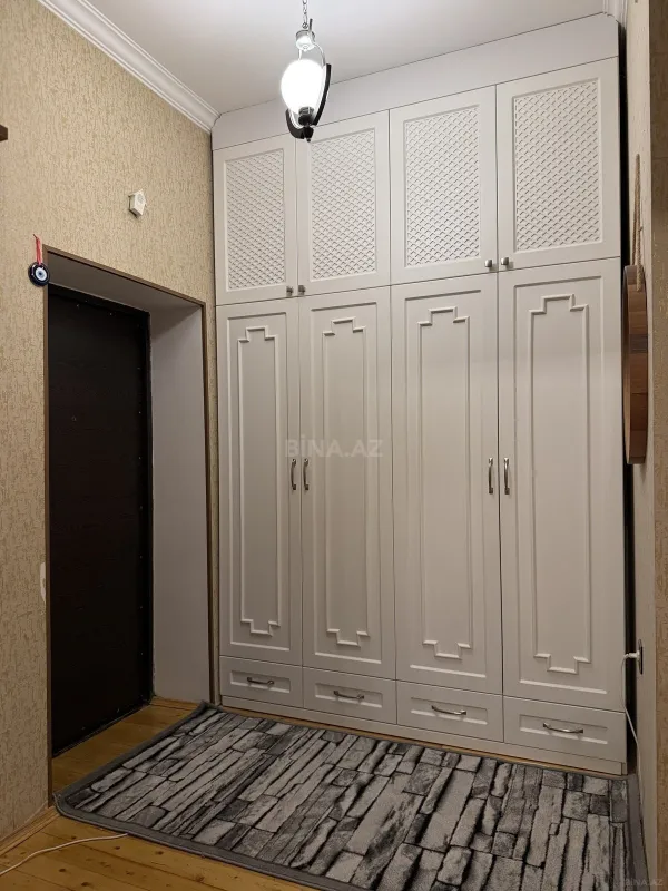 Kirayə verilir 2 otaqlı mənzil 87 m²