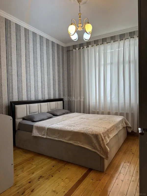 Kirayə verilir 2 otaqlı mənzil 87 m²