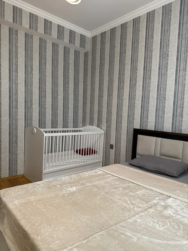 Kirayə verilir 2 otaqlı mənzil 87 m²