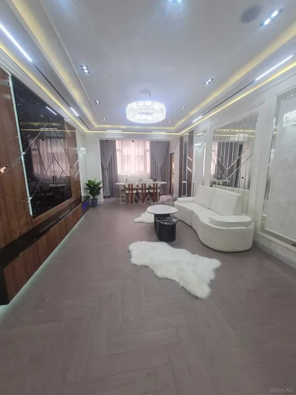 Satılır 3 otaqlı mənzil 155 m²