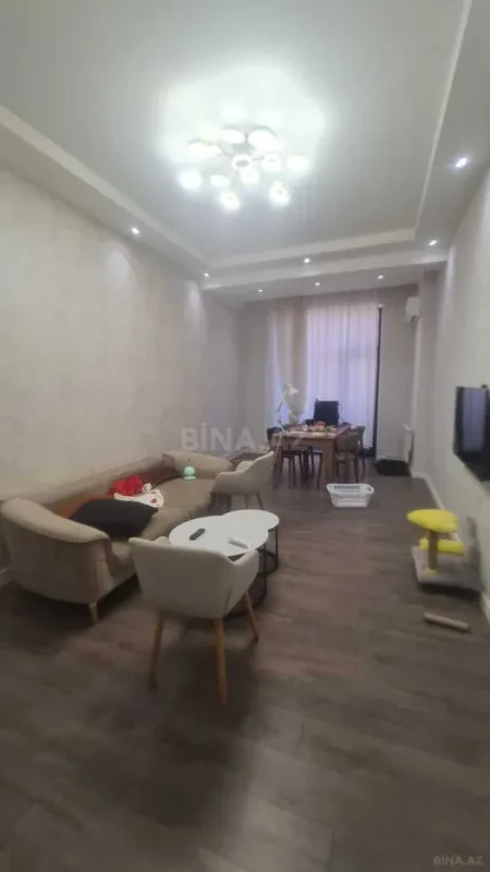 Kirayə verilir 2 otaqlı mənzil 70 m²