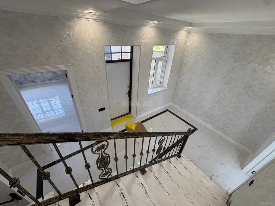 Satılır 4 otaqlı həyət evi 230 m²
