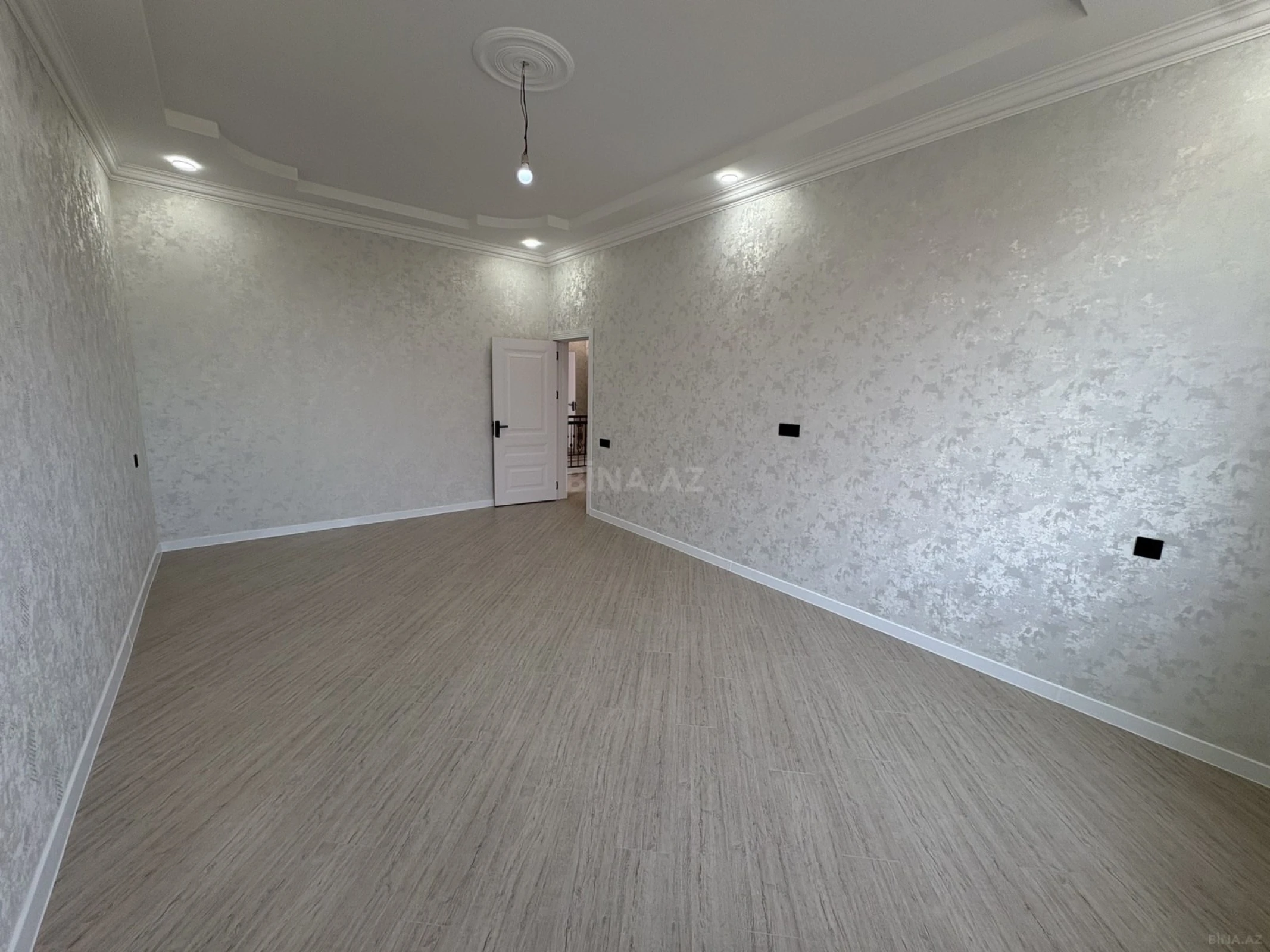 Satılır 4 otaqlı həyət evi 230 m²