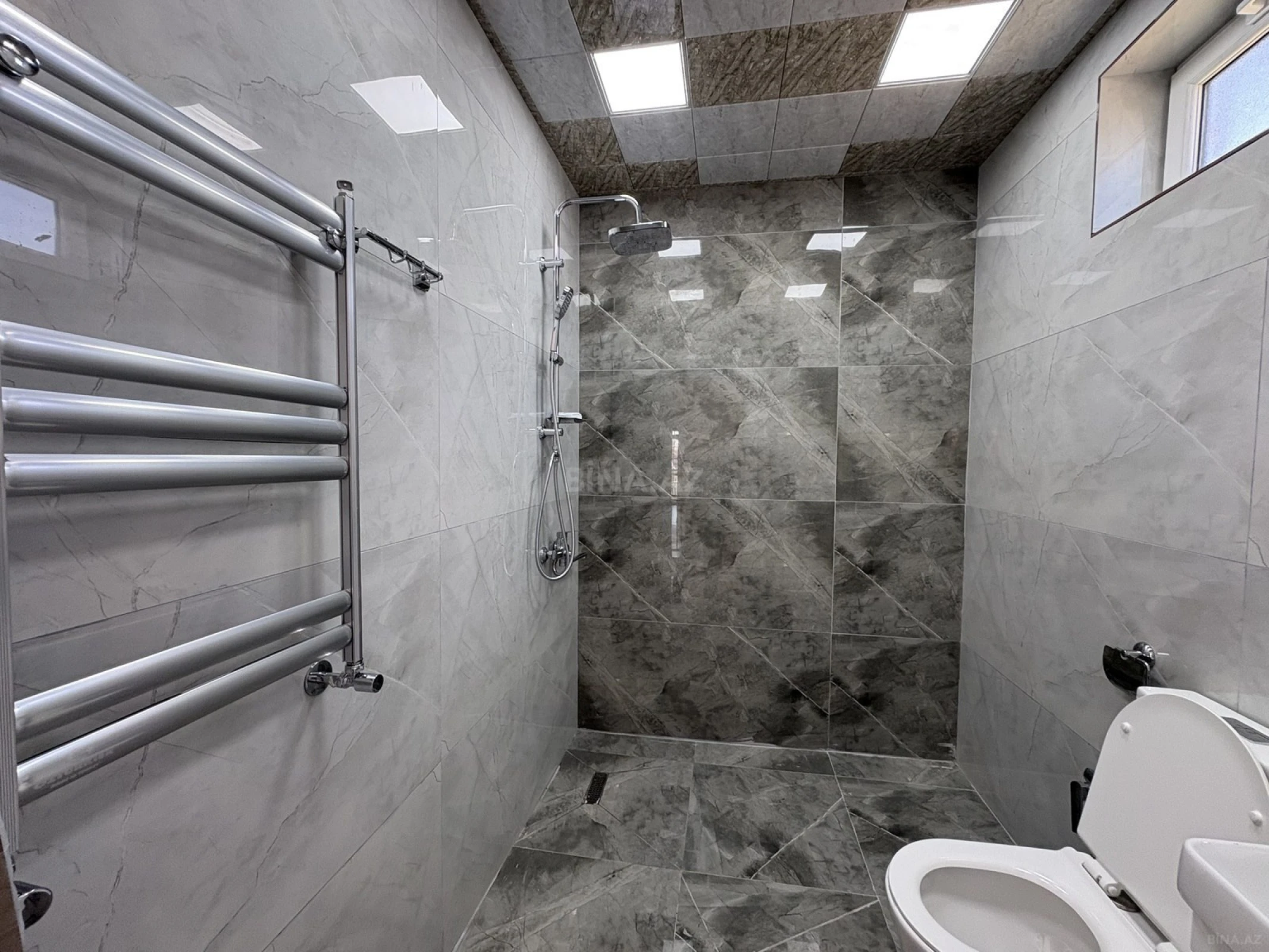 Satılır 4 otaqlı həyət evi 230 m²