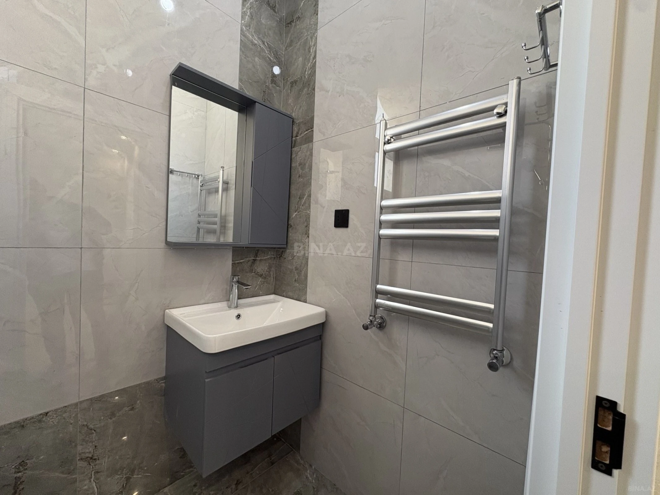 Satılır 4 otaqlı həyət evi 230 m²