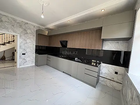Satılır 4 otaqlı həyət evi 230 m² — Bakı 4 otaq 230.00 m²