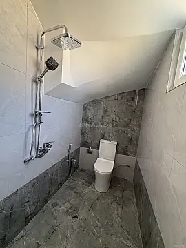 Satılır 4 otaqlı həyət evi 230 m²