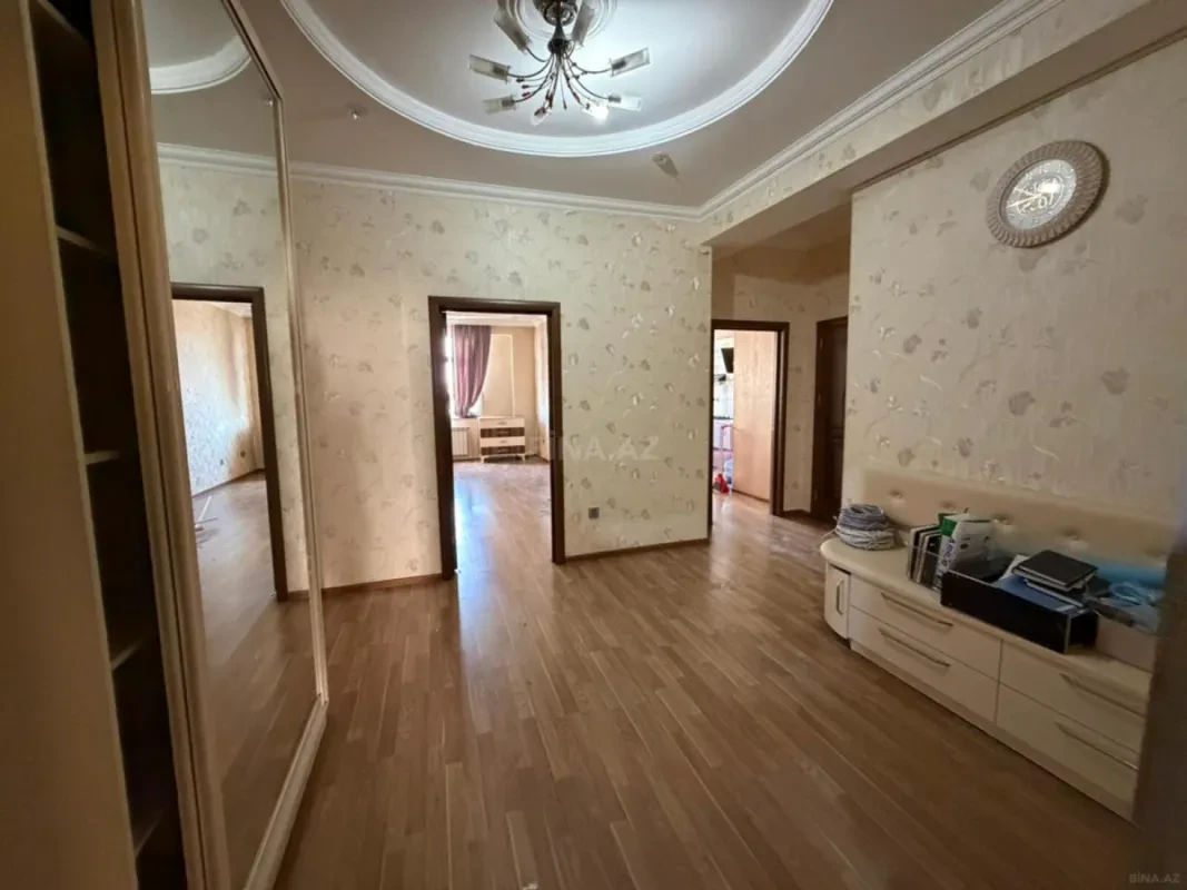 Kirayə verilir 2 otaqlı mənzil 86 m²