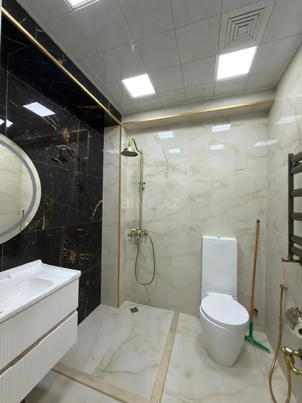 Satılır 5 otaqlı mənzil 200 m²