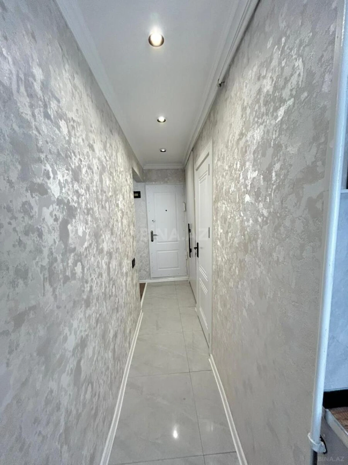 Satılır 1 otaqlı mənzil 40 m²