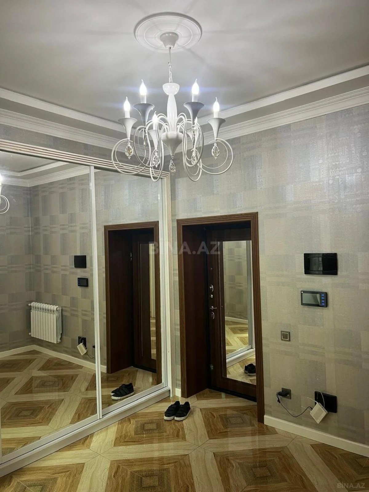 Kirayə verilir 2 otaqlı mənzil 90 m²