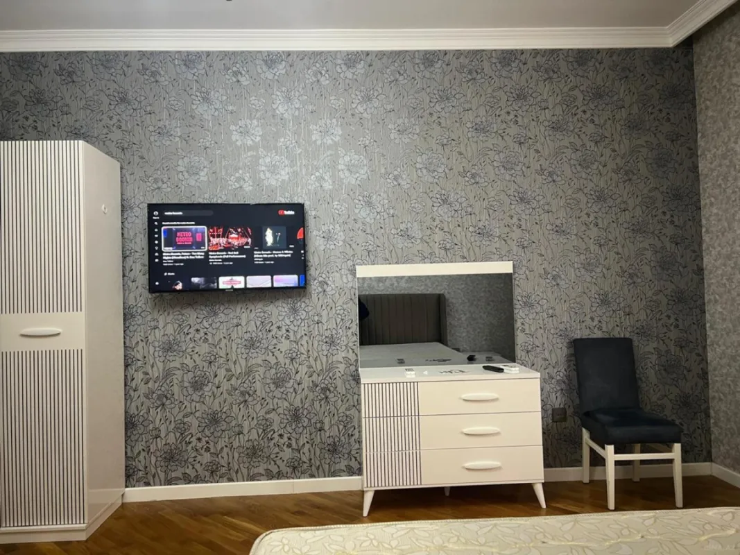 Kirayə verilir 2 otaqlı mənzil 90 m²
