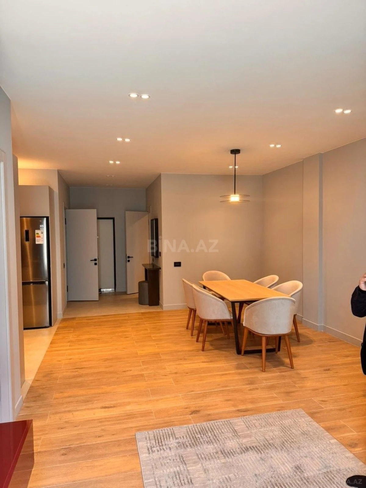 Kirayə verilir 2 otaqlı mənzil 89 m²