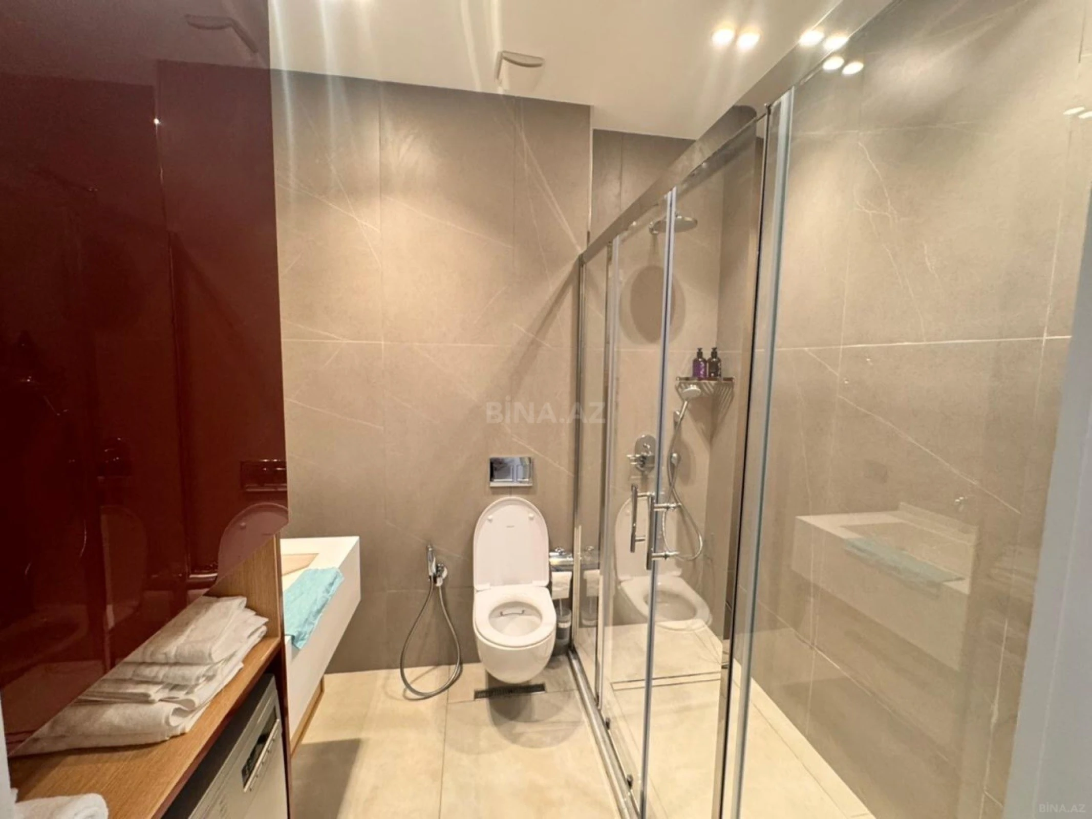 Kirayə verilir 2 otaqlı mənzil 89 m²